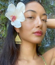 Load image into Gallery viewer, Oceania Earrings
