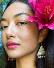 Load image into Gallery viewer, Oceania Earrings